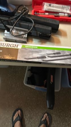 Pittsburgh four piece heavy duty prybar set