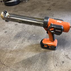 Ridgid 18V Dual Purpose Tube Holder/ W Battery 