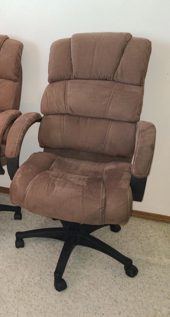$30 OBO Swinton Avenue Trading Adjustable Office Chair