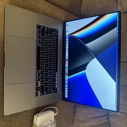2019/2021 MacBook Pro 16”, 8-cores i9, 32gb Ram, 1TB , AMD 5500M ,apple care,78 Battery Cycles, Fast
