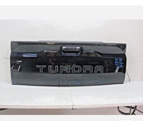 Toyota tundra tailgate with camera