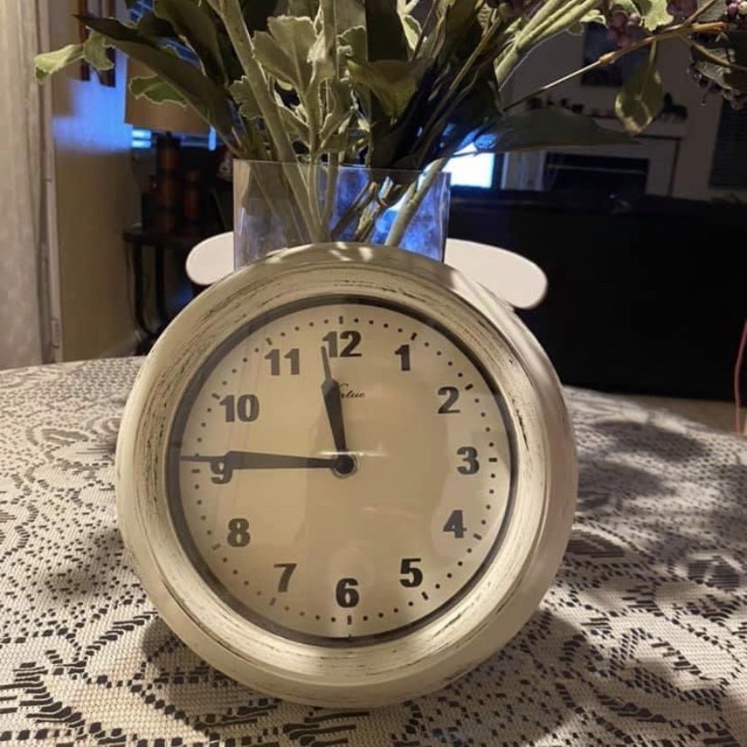 Shabby Chic Vintage White Clock