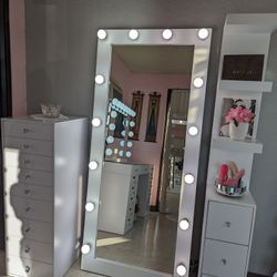 New Full Body Mirror (Shelves are sold separately 