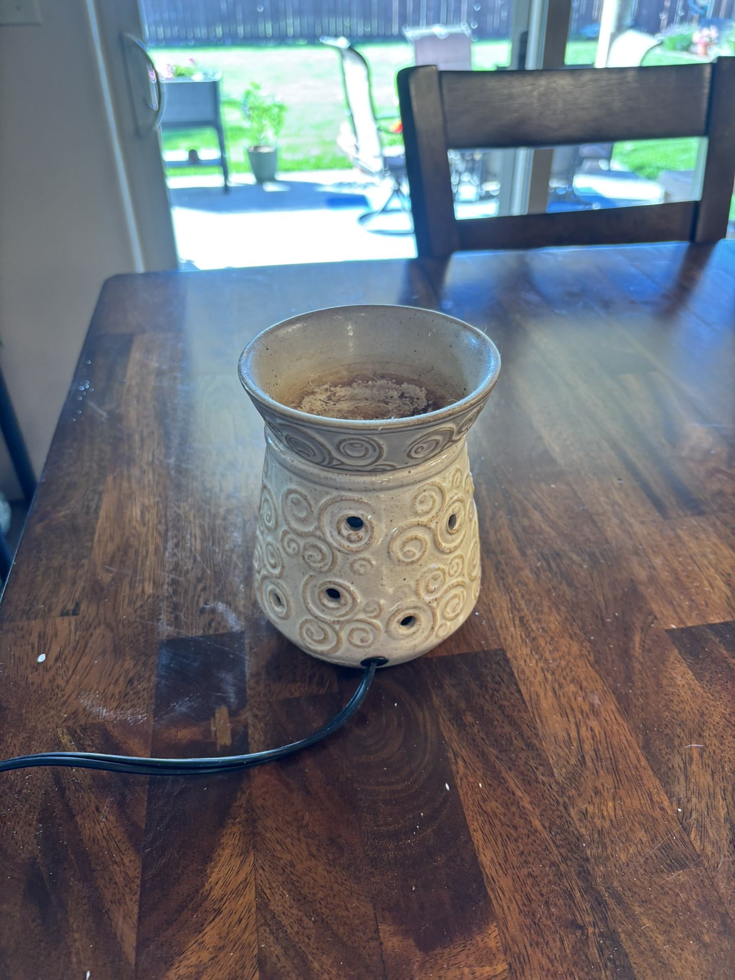 Scentsy Angora Full Size Wax Warmer Spirals Tan Creme RETIRED, NO BOX