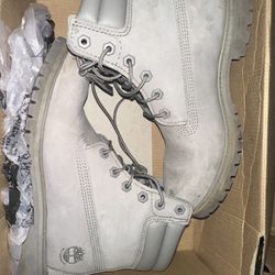 Women Grey Timberlands 7.5w