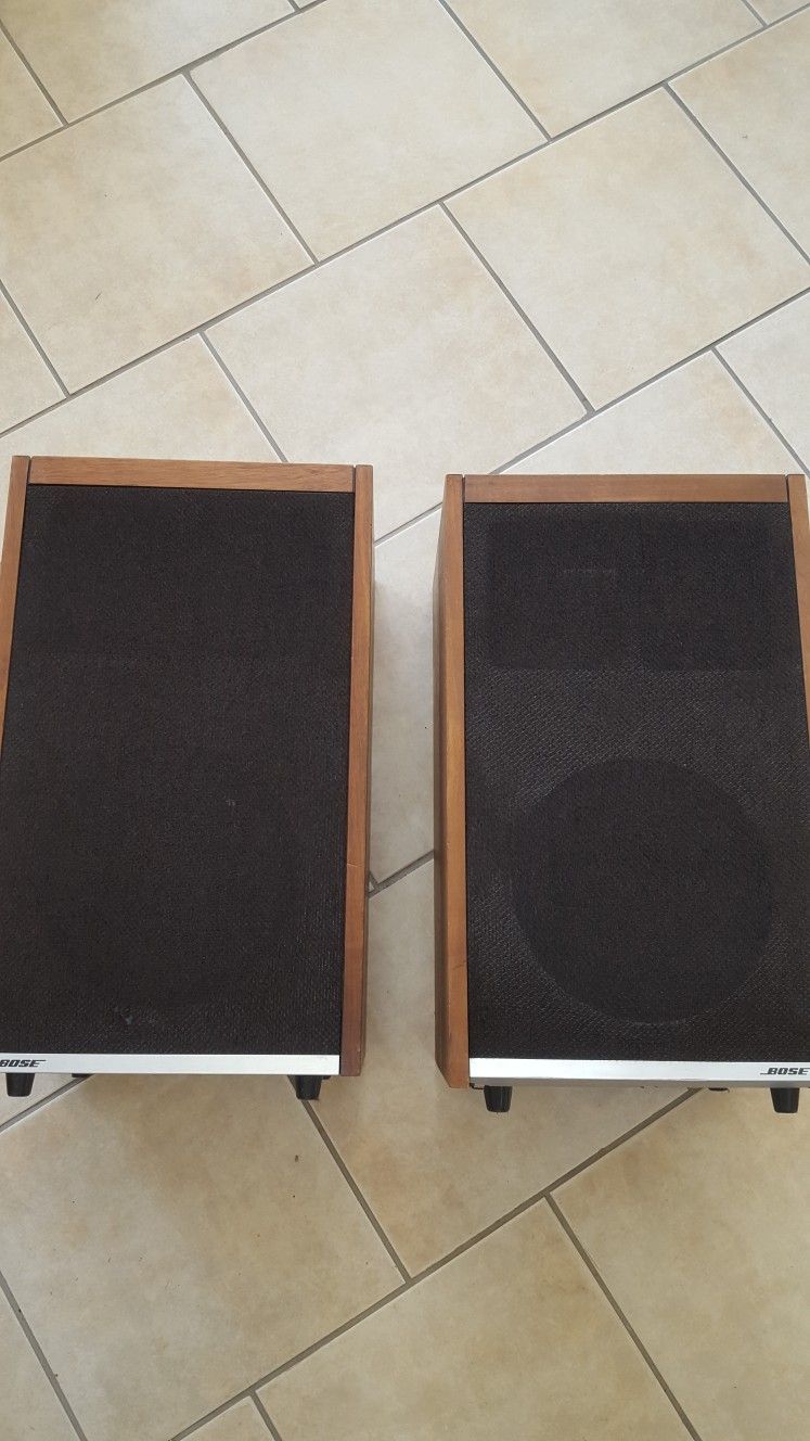 Vintage Bose 601 Speaker Set