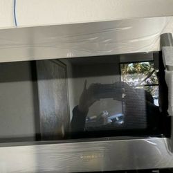 Samsung & Whrilpool 30in Microwave Open Box Unit Up to 50% Off