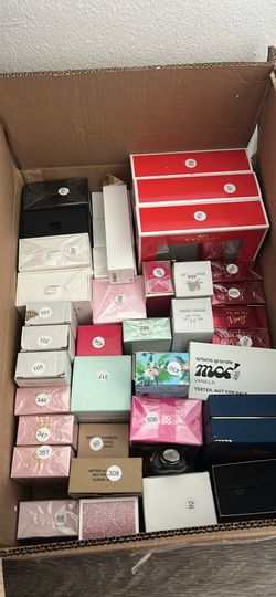 Perfume(s) for sale 🏷️