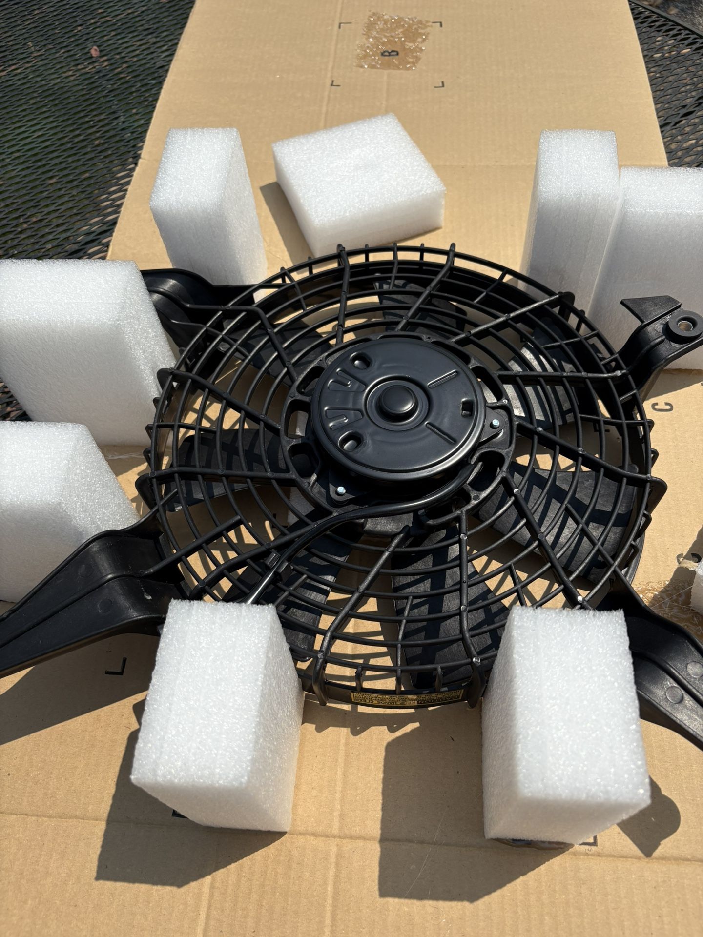 Condenser Cooling Fan Fit Mitsubishi Montero Limited 2001/1002/2003
