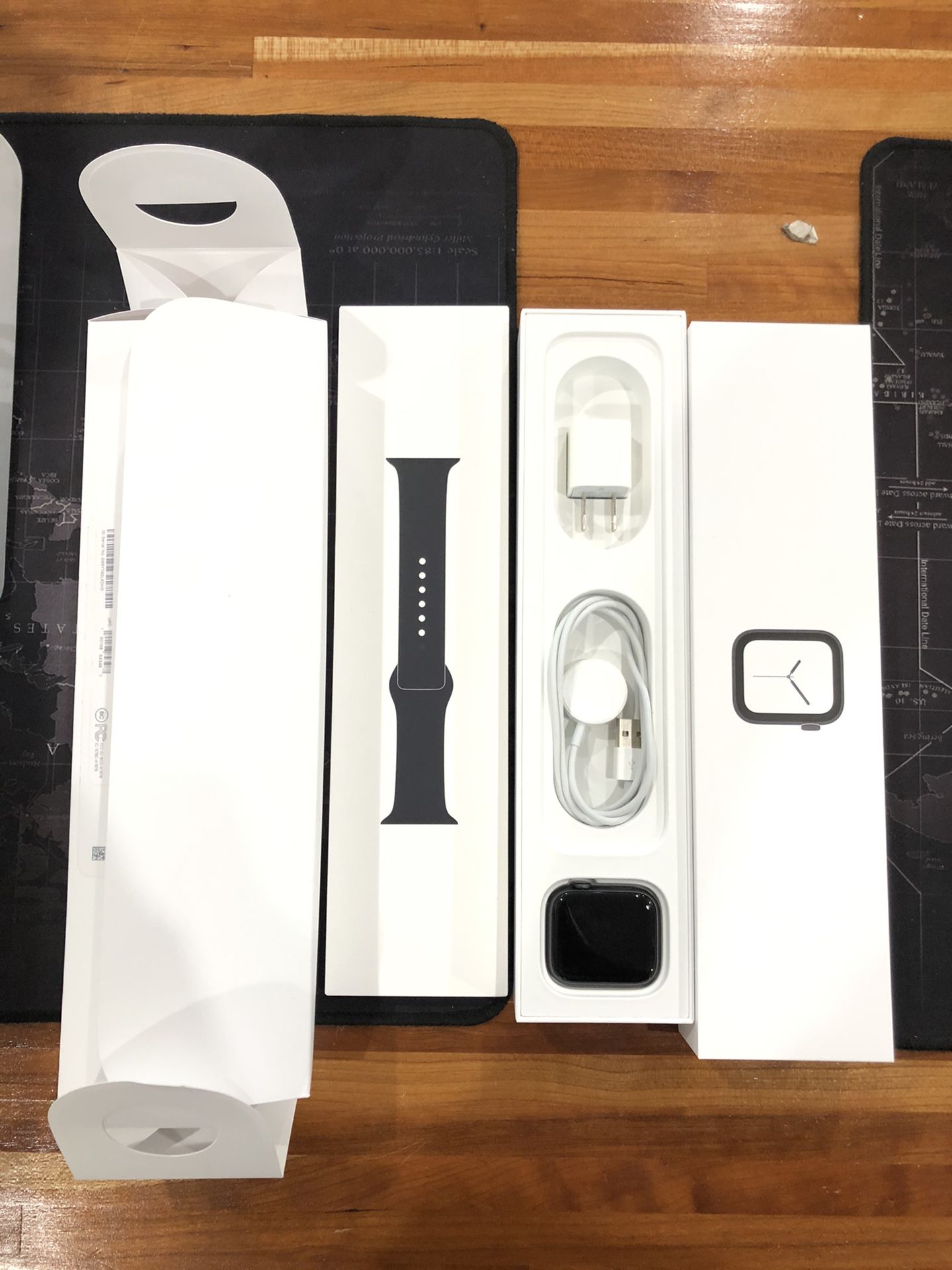 Apple Watch Series 4 44mm GPS in BOX -Excellent Condition -Fully Functional!!