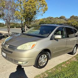 2004 Toyota Sienna