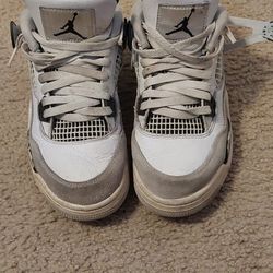 Jordan 4 Retro Mid Military Black