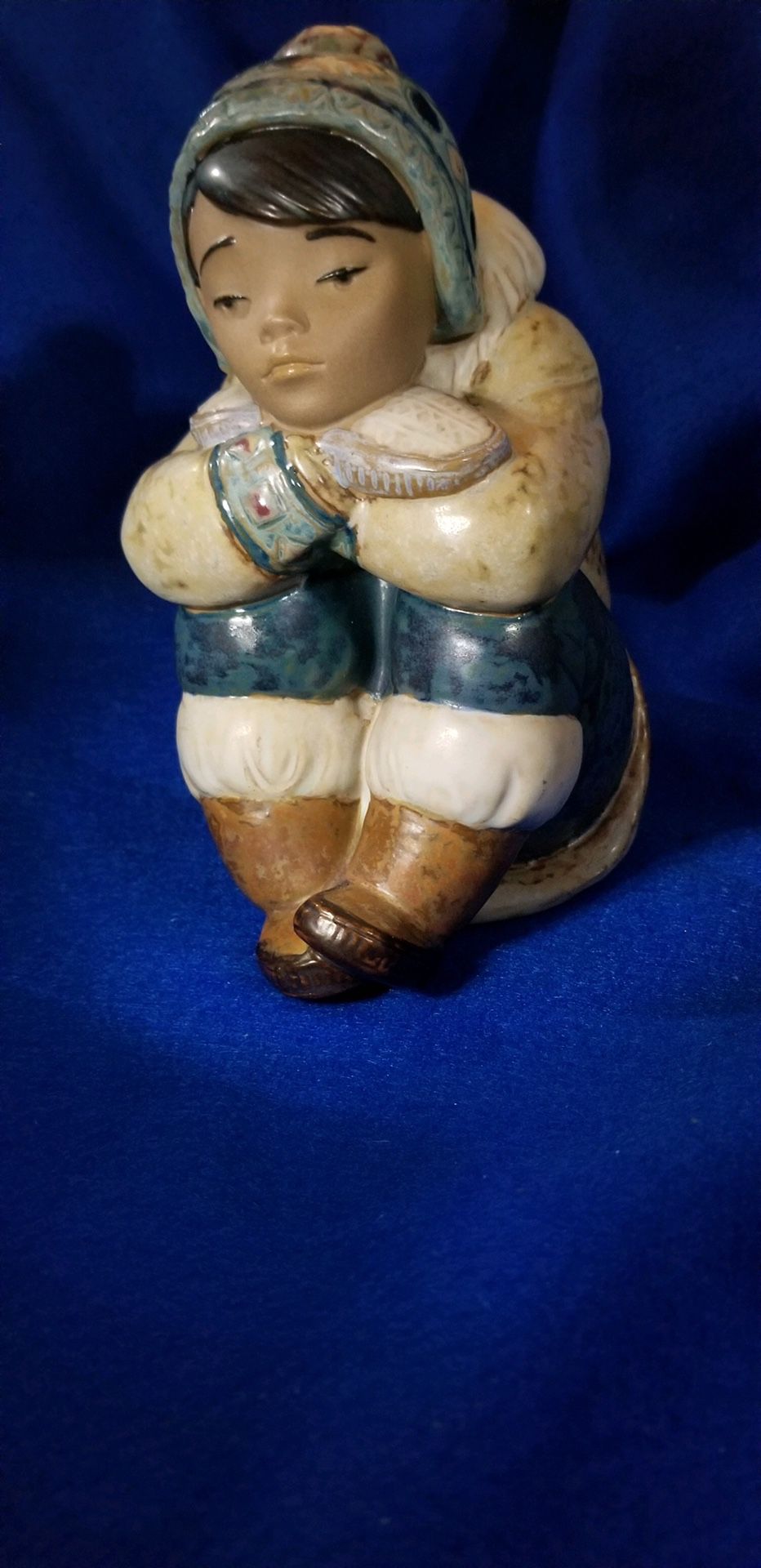 ❤️LLADRO PENSIVE ESKIMO Boy porcelain figurine