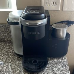 Keurig coffee maker with frother