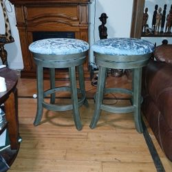 Backless 26" Round Swivel Barstools Set Of 2