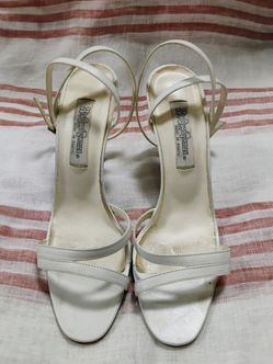 HipOppoTamus Size 7.5 Vintage Strappy Heel -  Needs Heel Caps