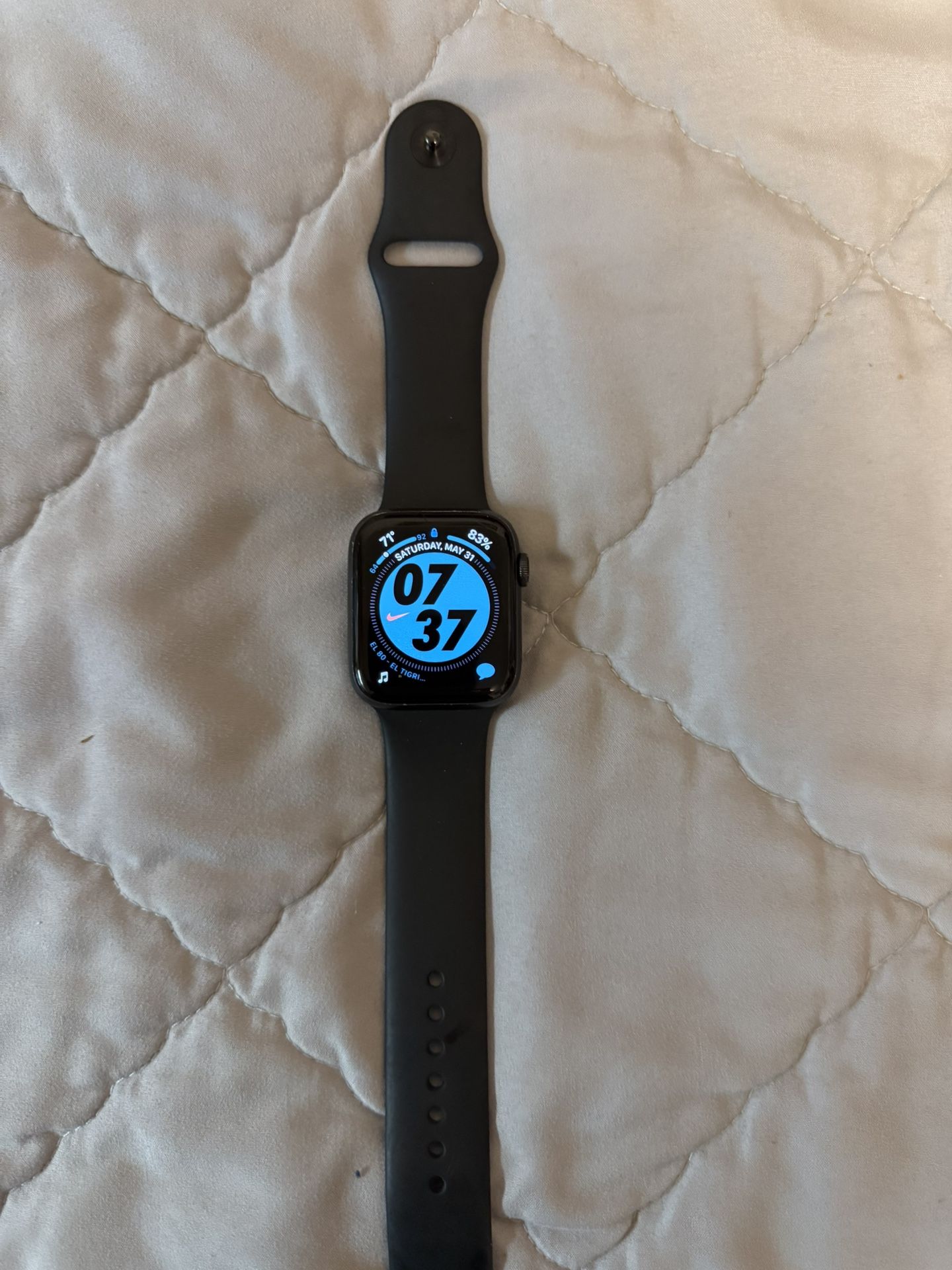 Apple Watch SE $75