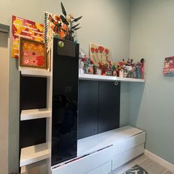 Cabinet/Dresser/Wall Unit 