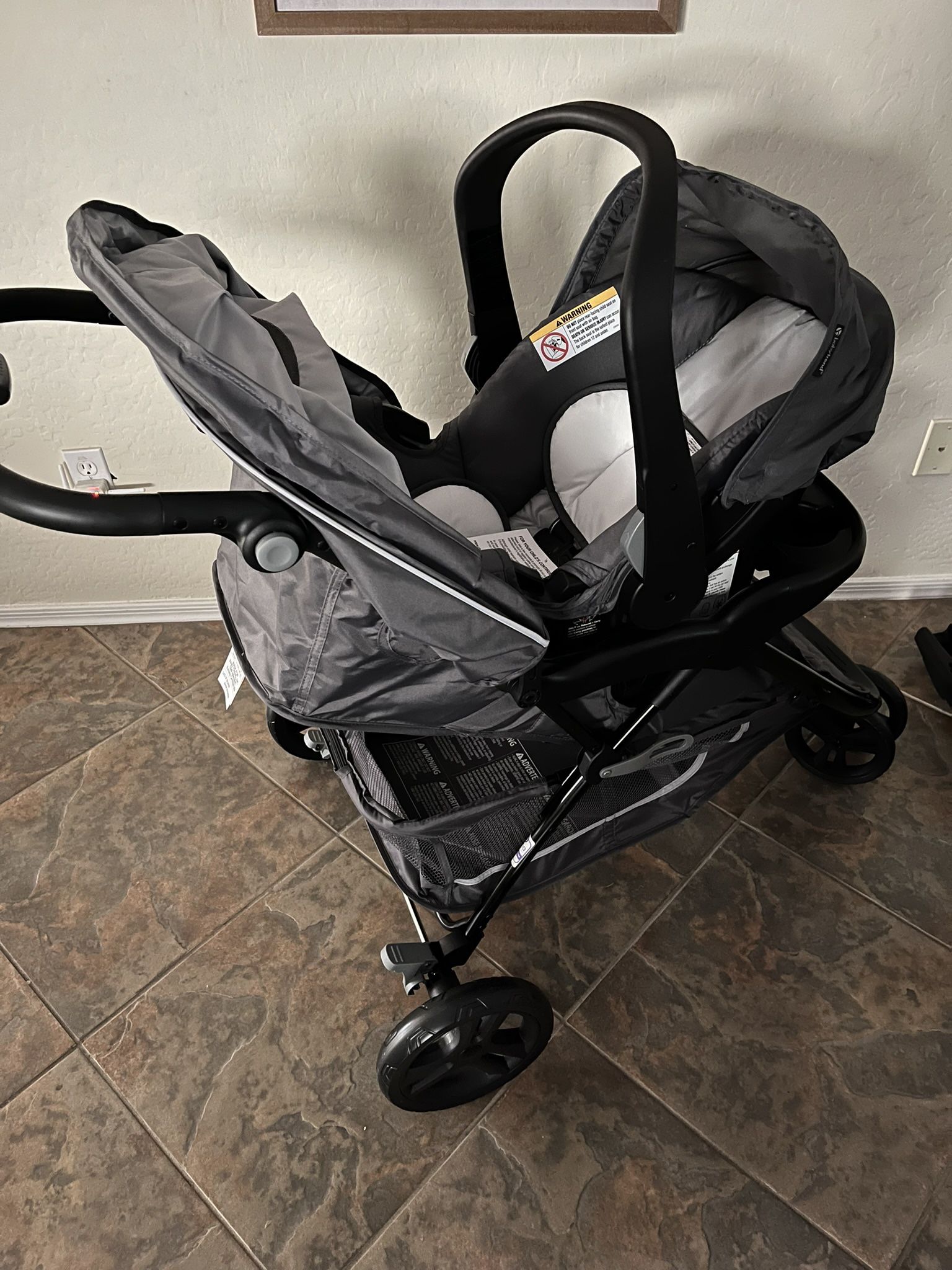 Babytrend Car seat Stroller Travel System