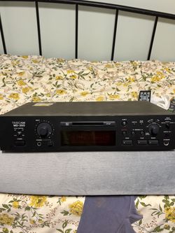 Tascam MD -350 mini disk player/Recorder