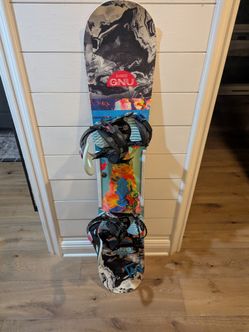GNU Ladies Women's 139 Snowboard w Bindings sz SM