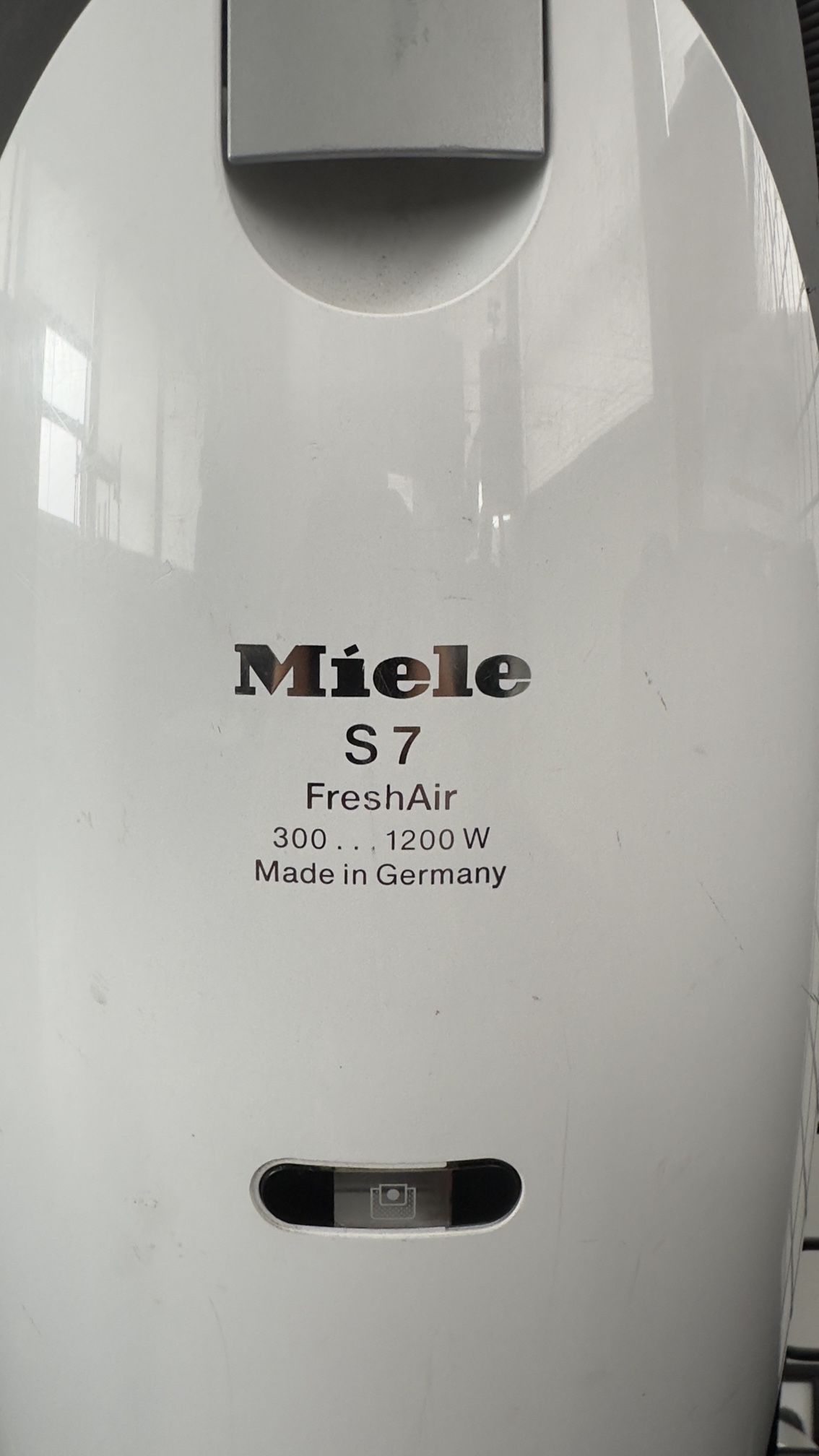 Miele S7 Vacuum Cleaner - OBO