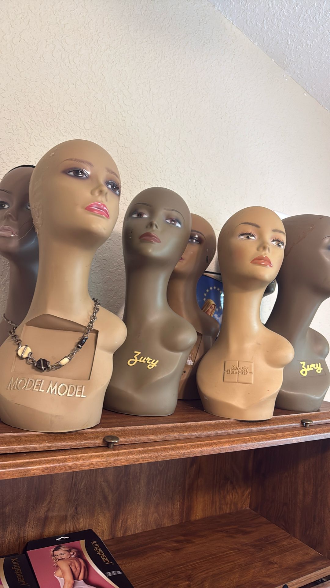 Mannequin head