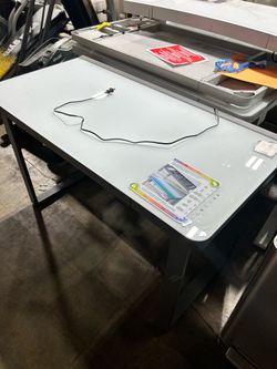 Tseranti LED Height adjustable desk