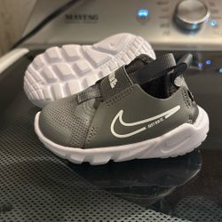 Nike Toddler Runners Size 4c