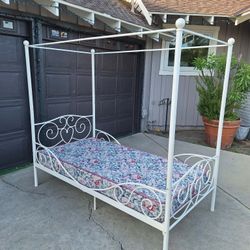 Twin Size Bed 