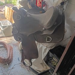 Antique Saddle With "5 Rope 
