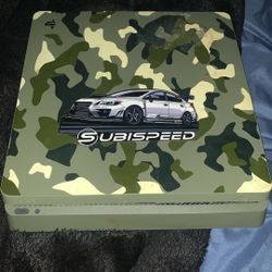 Camo PS4 With Controller And Wires 