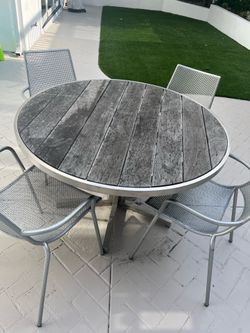 Room and Board 4 person outdoor table