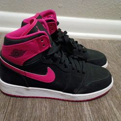 Nike Air Jordan 1 Mid Black Pink