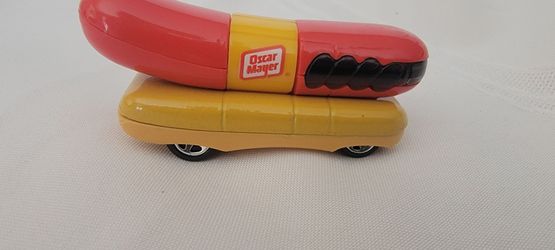 1993 OSCAR MEYER WEINERMOBILE HOT WHEEL IN EXCELLENT CONDITION