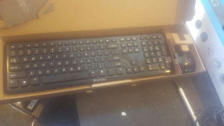 Wireless keyboard with wireless mouse