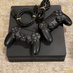 PlayStation 4 (Used Like New)