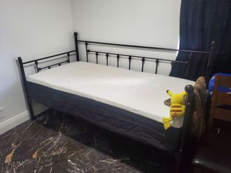 Bed & bed frame