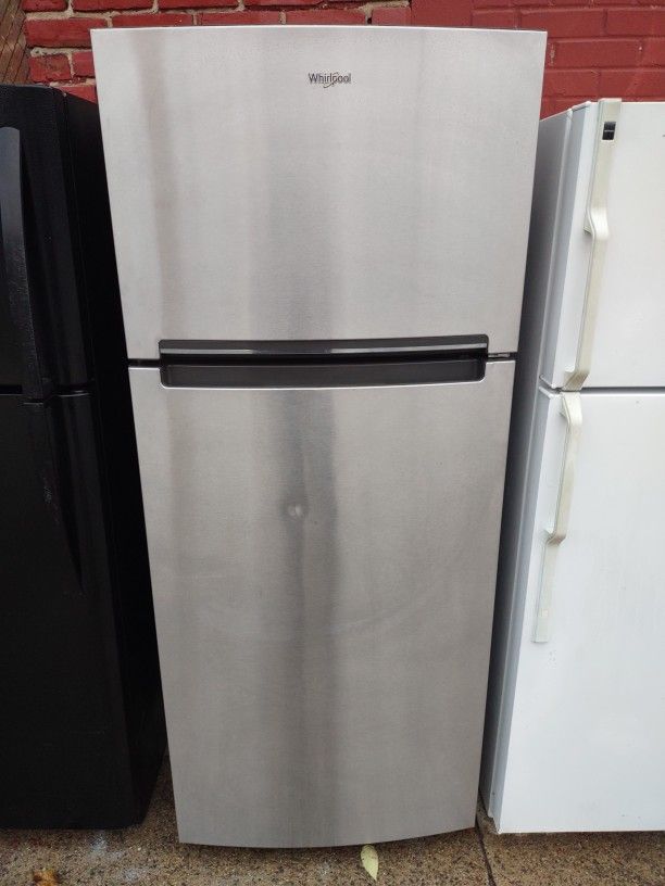 Gray And Stainless Steel 28 Inch Fridge Working Great Condition
