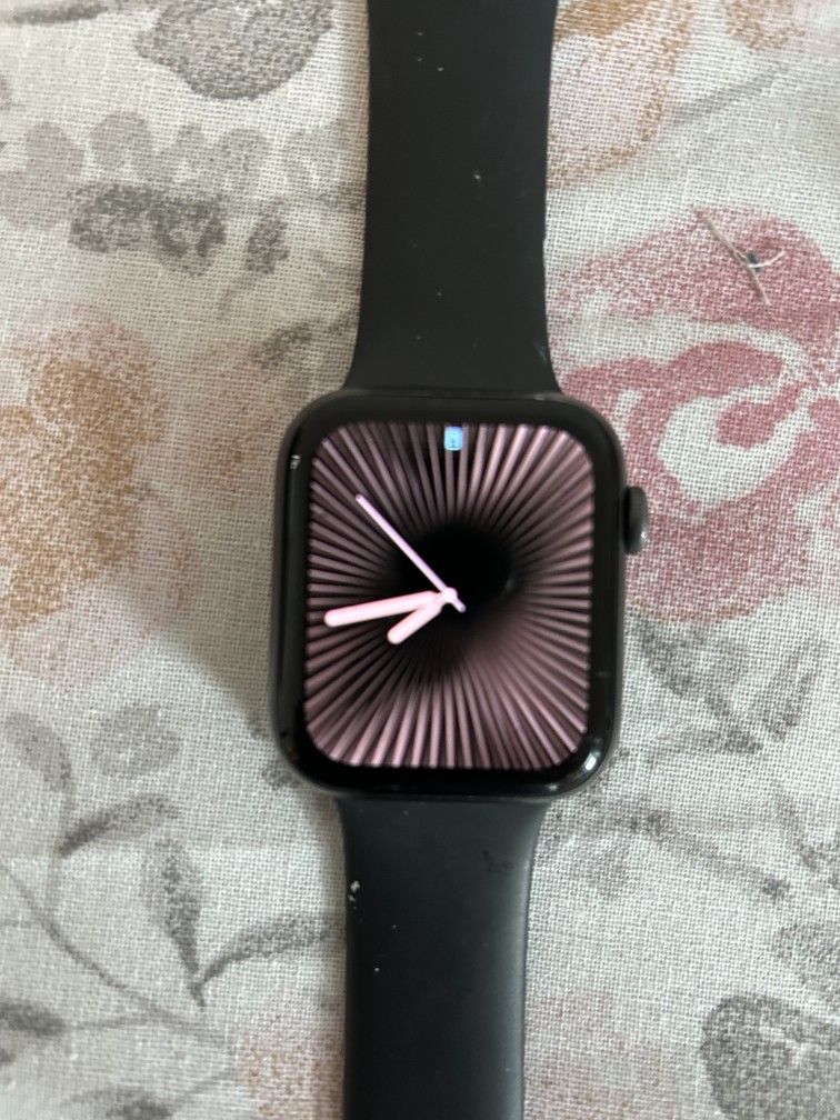 Apple Watch 6 - 44 mm - Black