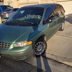 1998 Plymouth Voyager