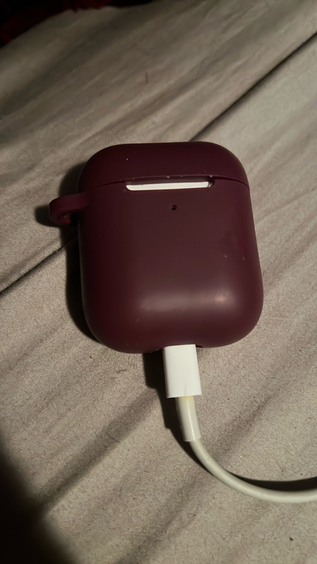 AIRPODS WITH CASE ACCEPTING OFFERS