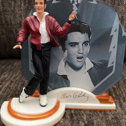 Elvis Statue 