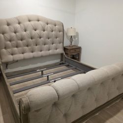 KING SOLID OAK UPHOLSRERED BEDROOM SET