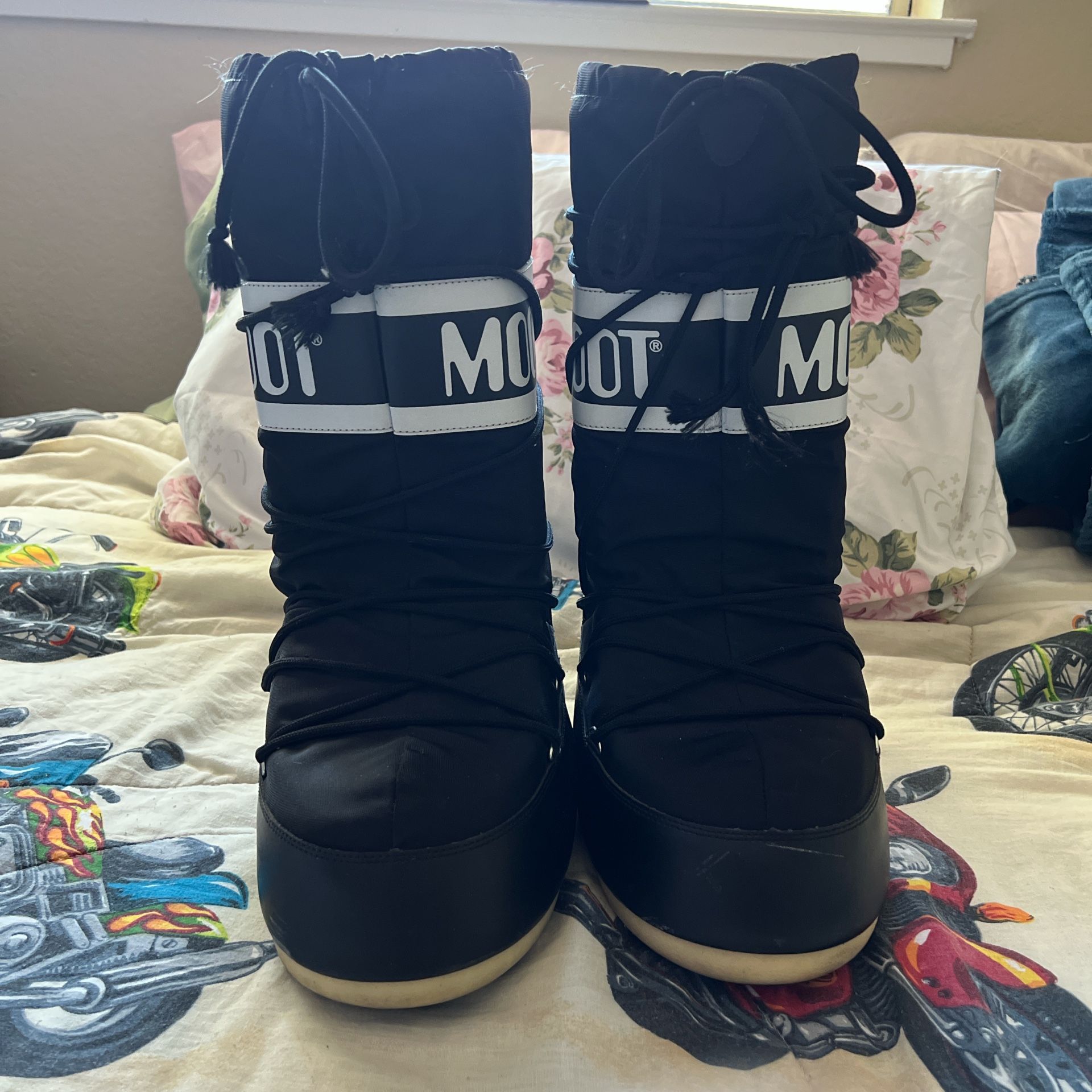 Size 11-13 Moon Boots