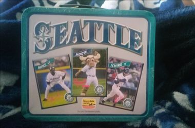 Vintage Seattle Mariners metal tin lunchbox