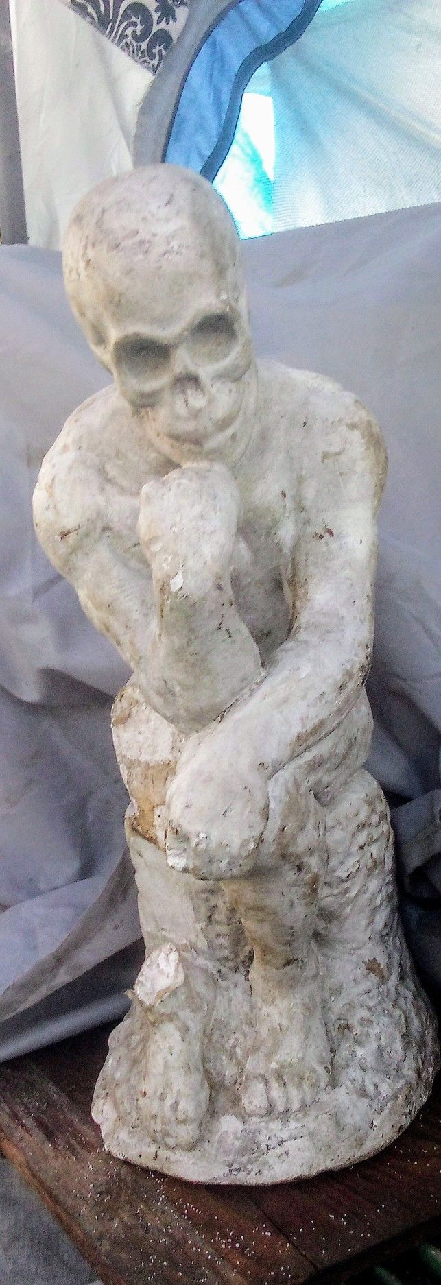 Skull/Satanic Thinker Statue