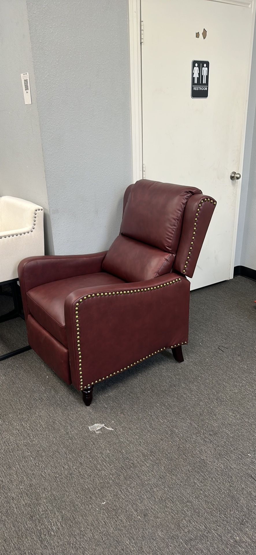 Faux Leather Push Back Recliner Chair, Upholstered Recliner Chairs with Footrest, Modern Pushback Recliner Chair for Bedroom, Small Spaces, Living Roo