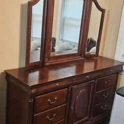 Elegant Vintage Wood Dresser with Mirror