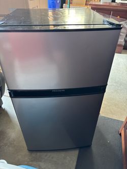 Mini fridge